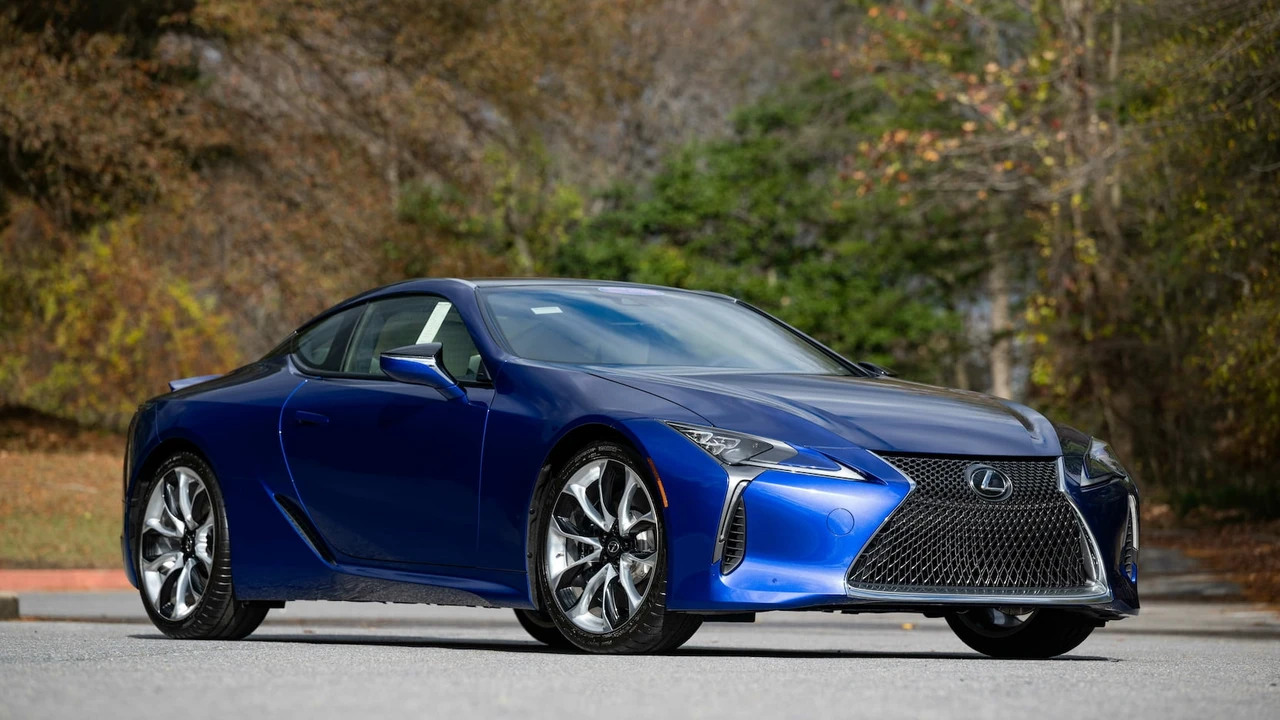 2018 Lexus LC - Image 11 of 31