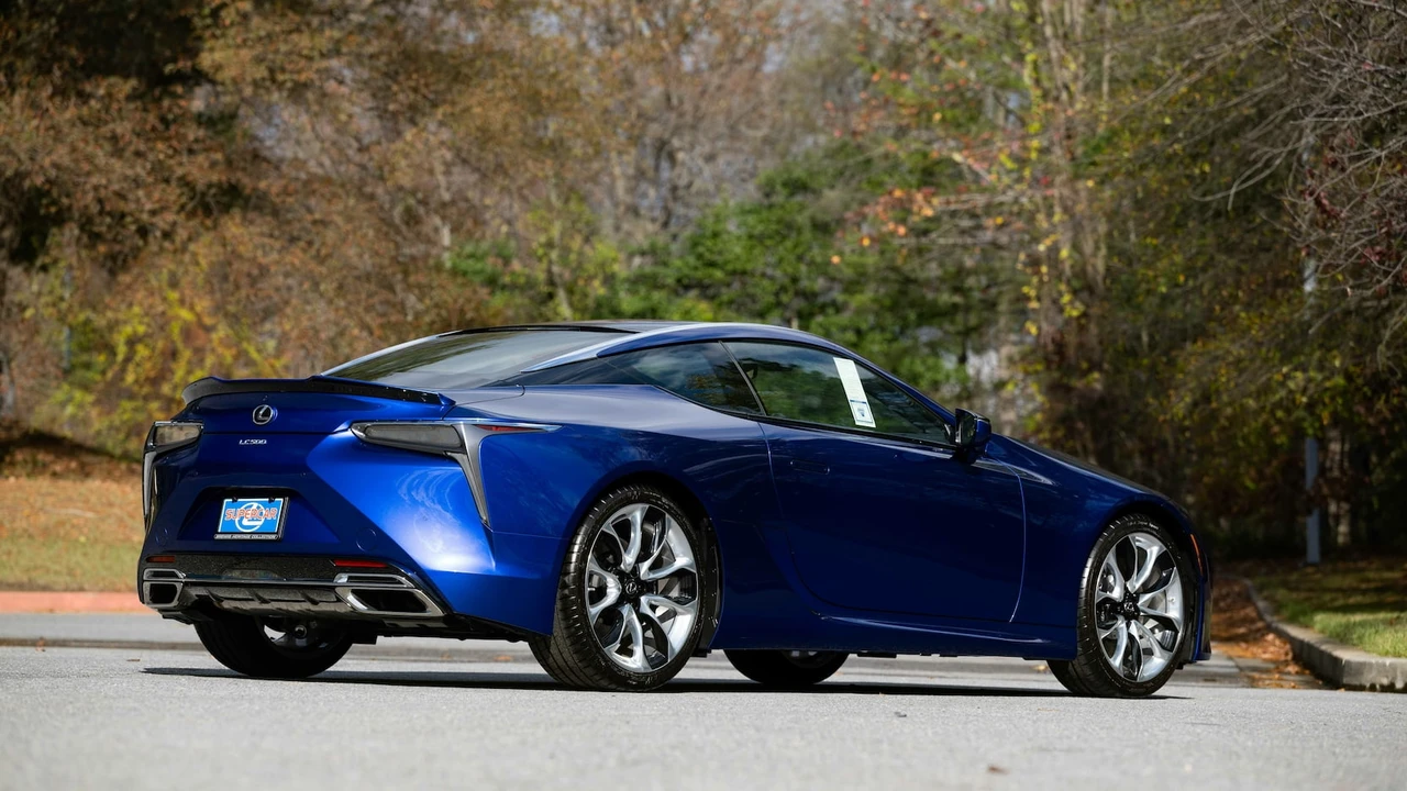 2018 Lexus LC - Image 12 of 31