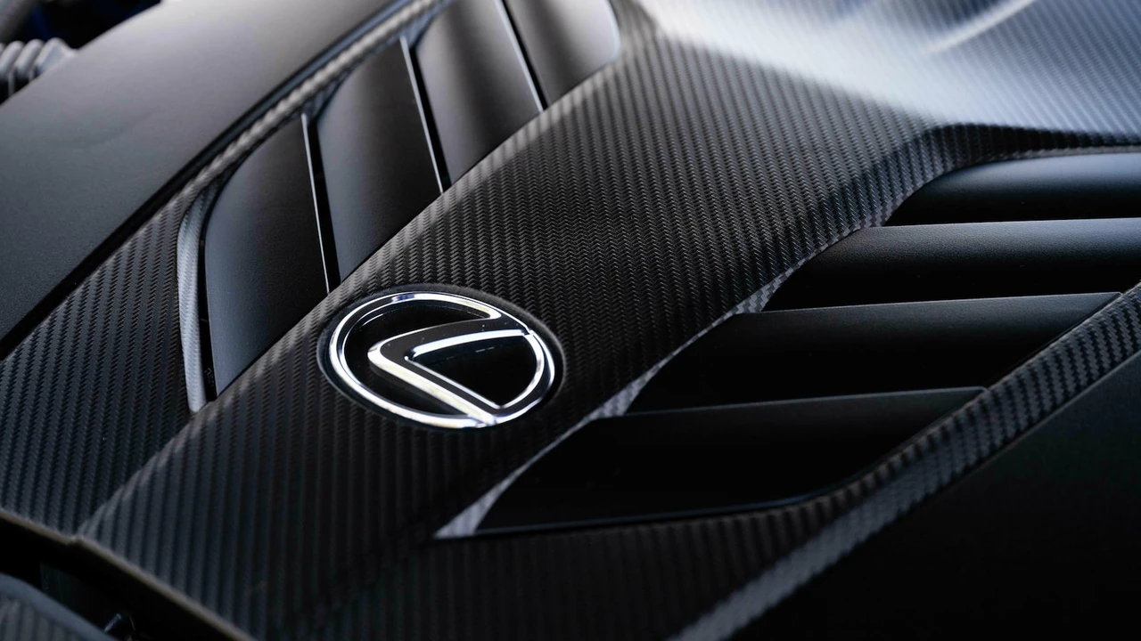 2018 Lexus LC - Image 30 of 31