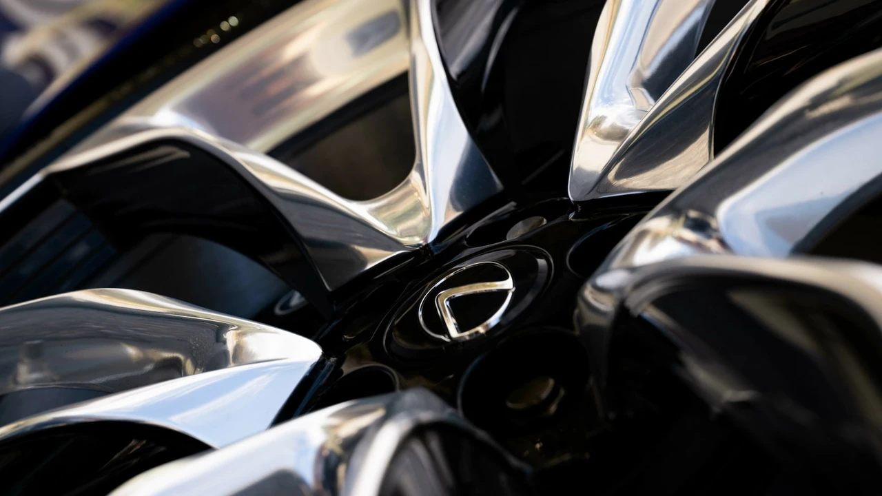 2018 Lexus LC - Image 31 of 31