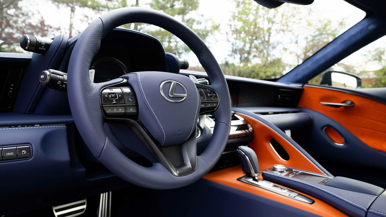 2018 Lexus LC - Image 4 of 31