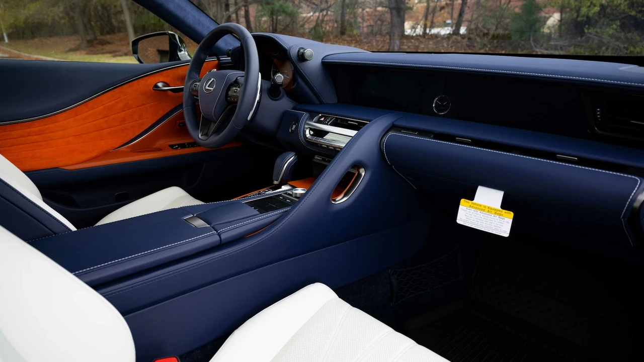 2018 Lexus LC - Image 5 of 31