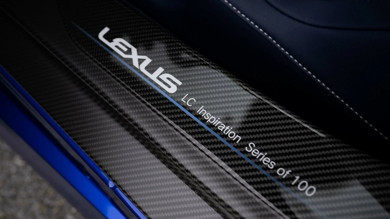 2018 Lexus LC - Image 8 of 31