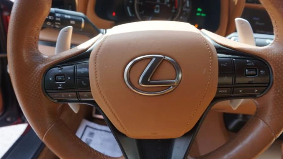 2018 Lexus LC - Image 13 of 24