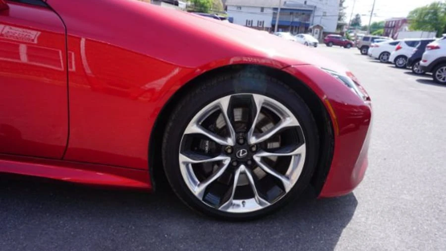2018 Lexus LC - Image 16 of 24