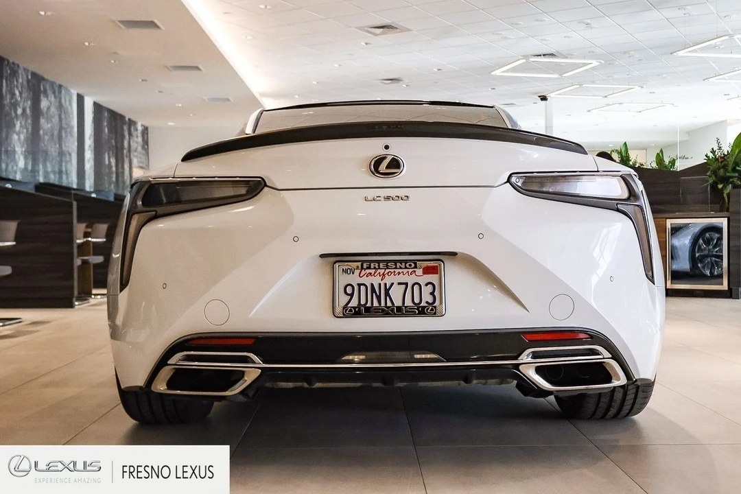 2018 Lexus LC - Image 9 of 12