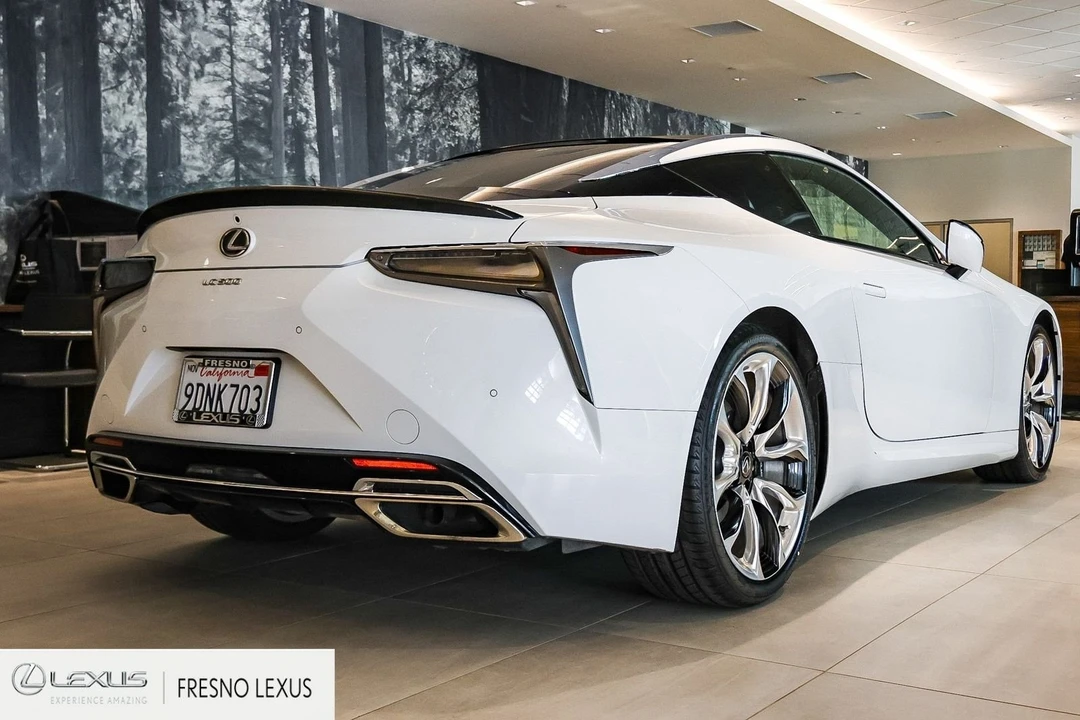 2018 Lexus LC - Image 10 of 12