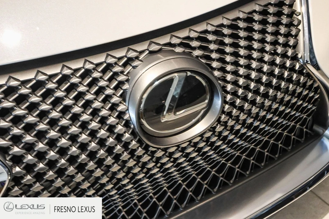 2018 Lexus LC - Image 6 of 12