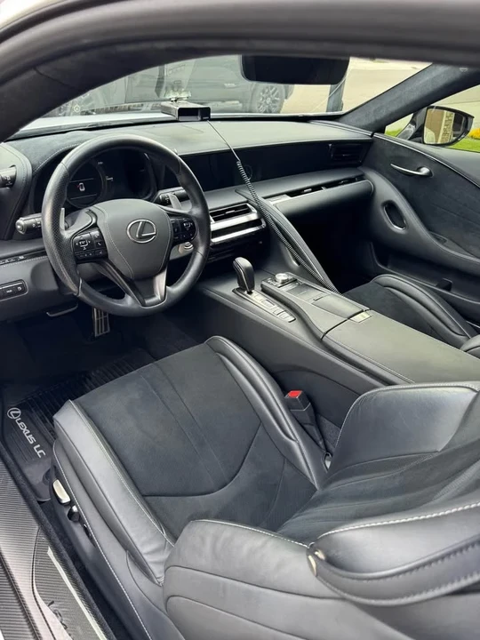 2018 Lexus LC - Image 7 of 10