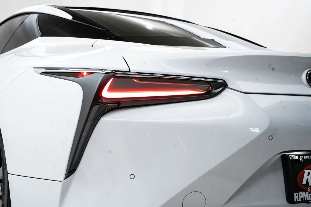 2018 Lexus LC - Image 13 of 31