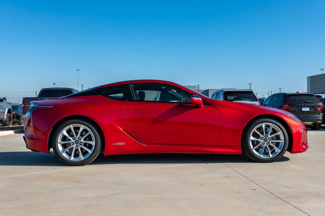 2018 Lexus LC - Image 8 of 31