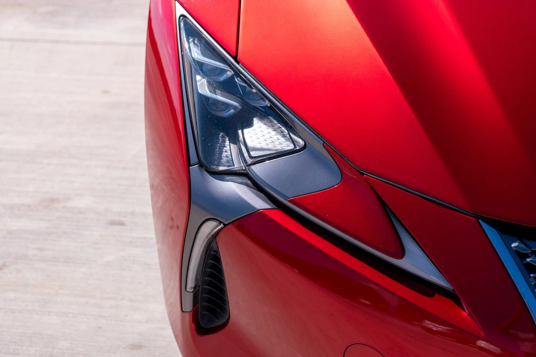 2018 Lexus LC - Image 15 of 31
