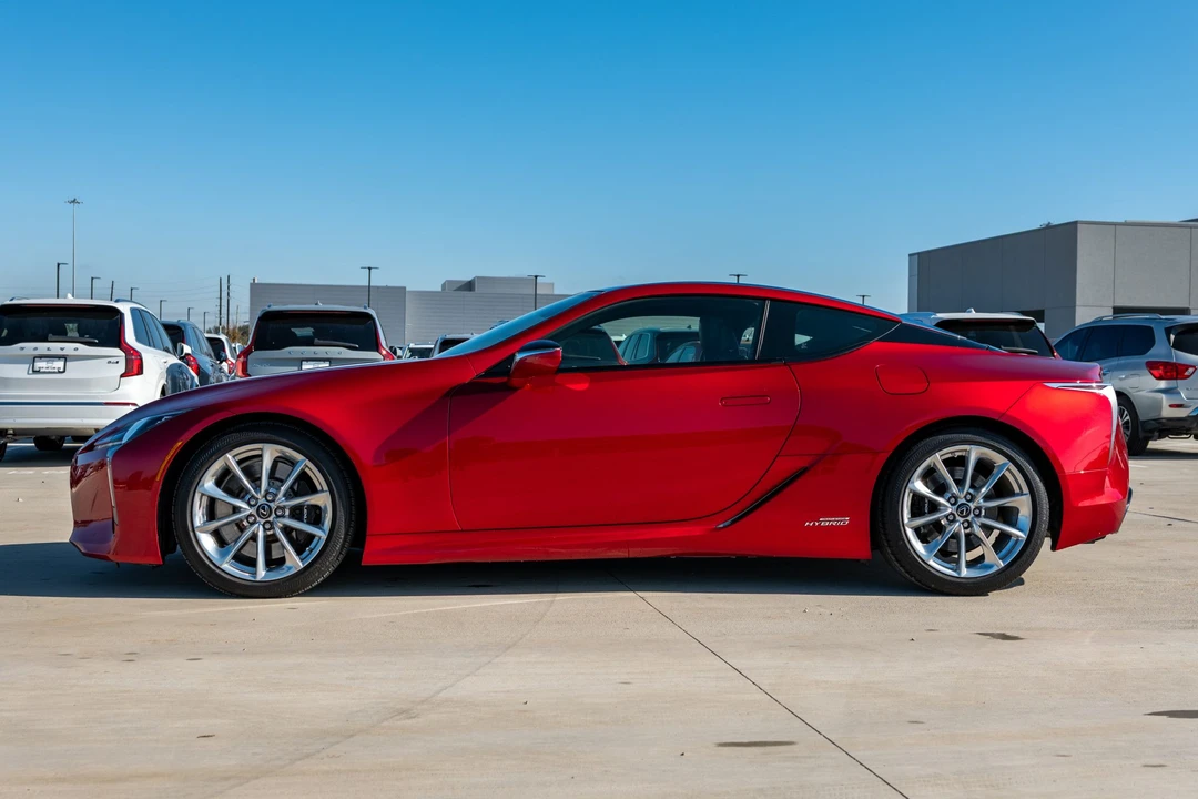 2018 Lexus LC - Image 12 of 31