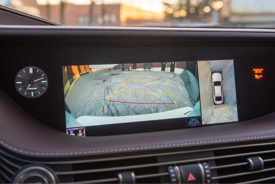 2018 Lexus LS 5th Gen - Image 14 of 20