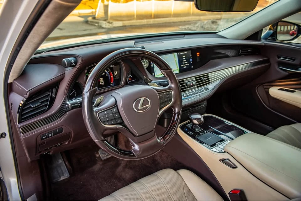 2018 Lexus LS 5th Gen - Image 8 of 20