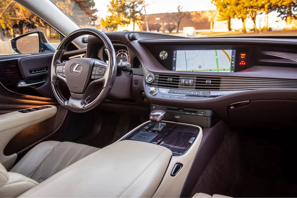 2018 Lexus LS 5th Gen - Image 10 of 20