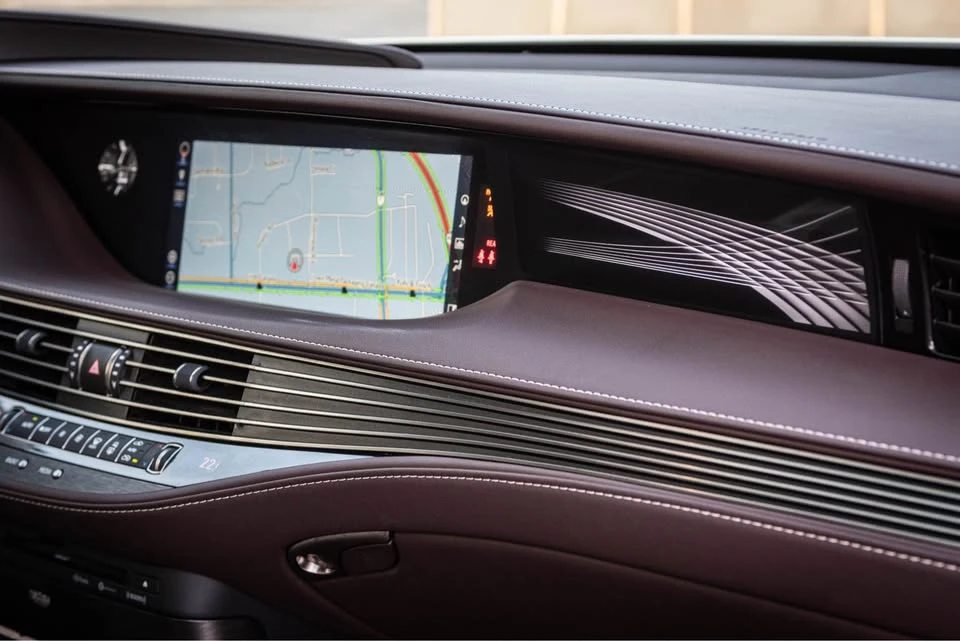 2018 Lexus LS 5th Gen - Image 11 of 20