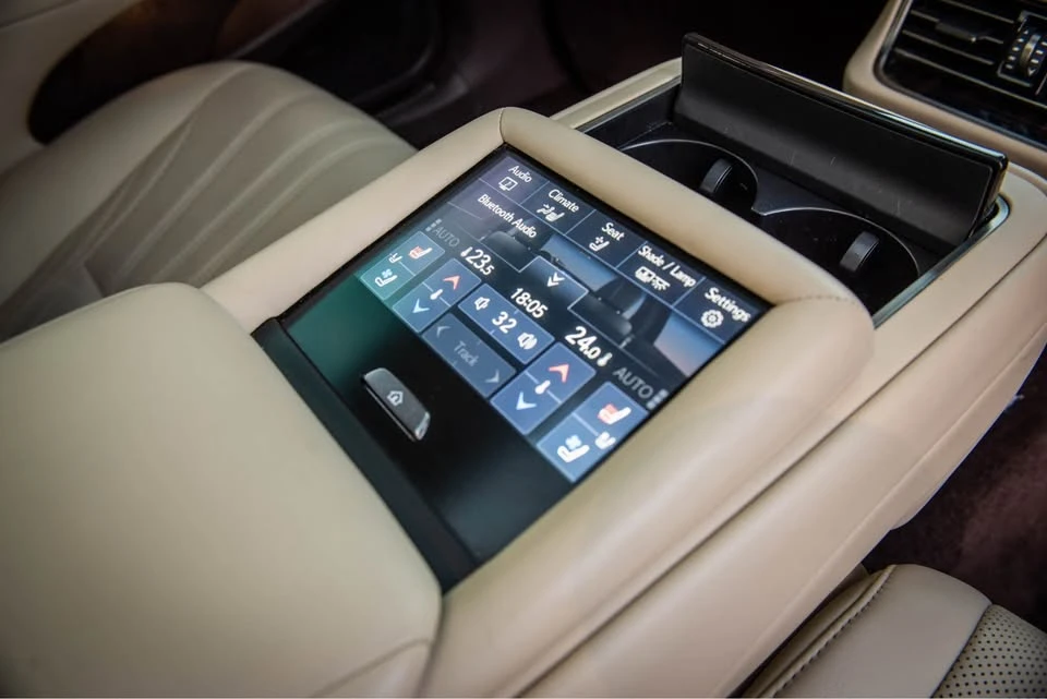 2018 Lexus LS 5th Gen - Image 19 of 20