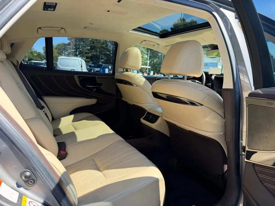 2018 Lexus LS 5th Gen - Image 17 of 20