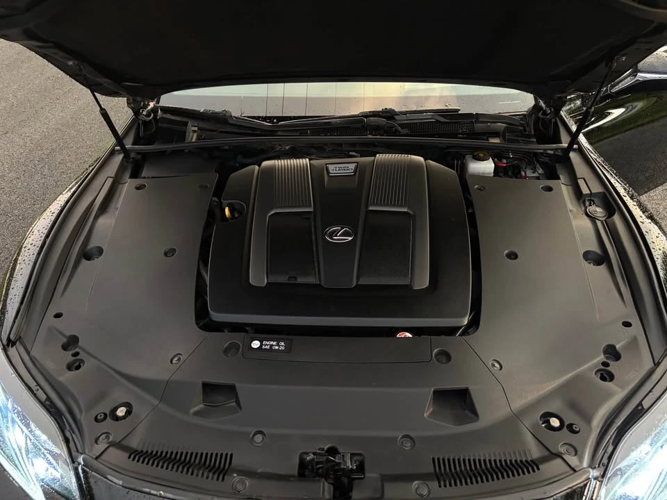 2018 Lexus LS 5th Gen - Image 17 of 20