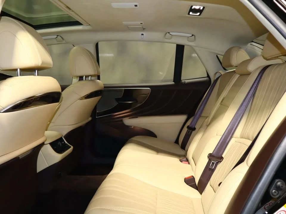 2018 Lexus LS 5th Gen - Image 18 of 20