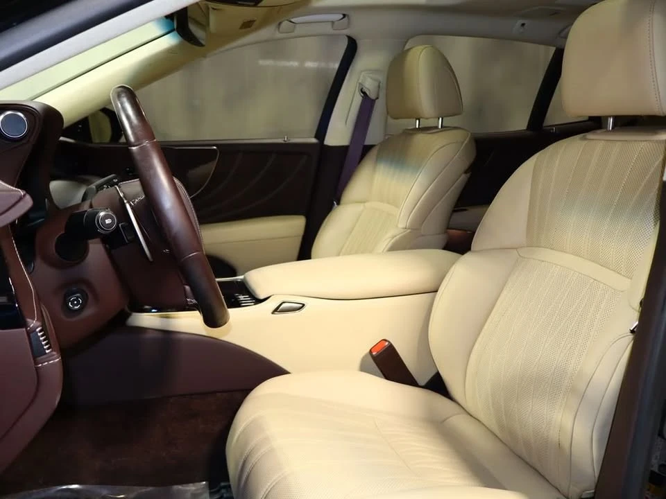 2018 Lexus LS 5th Gen - Image 16 of 20