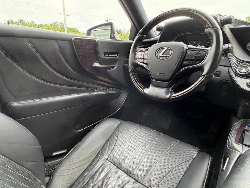 2018 Lexus LS 5th Gen - Image 15 of 20