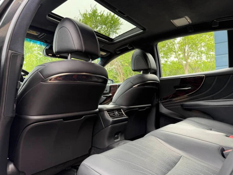 2018 Lexus LS 5th Gen - Image 18 of 20