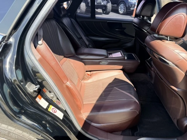 2018 Lexus LS 5th Gen - Image 17 of 20