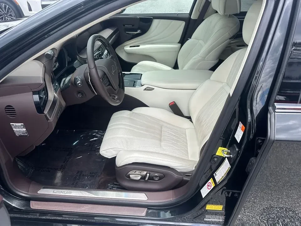 2018 Lexus LS 5th Gen - Image 10 of 12