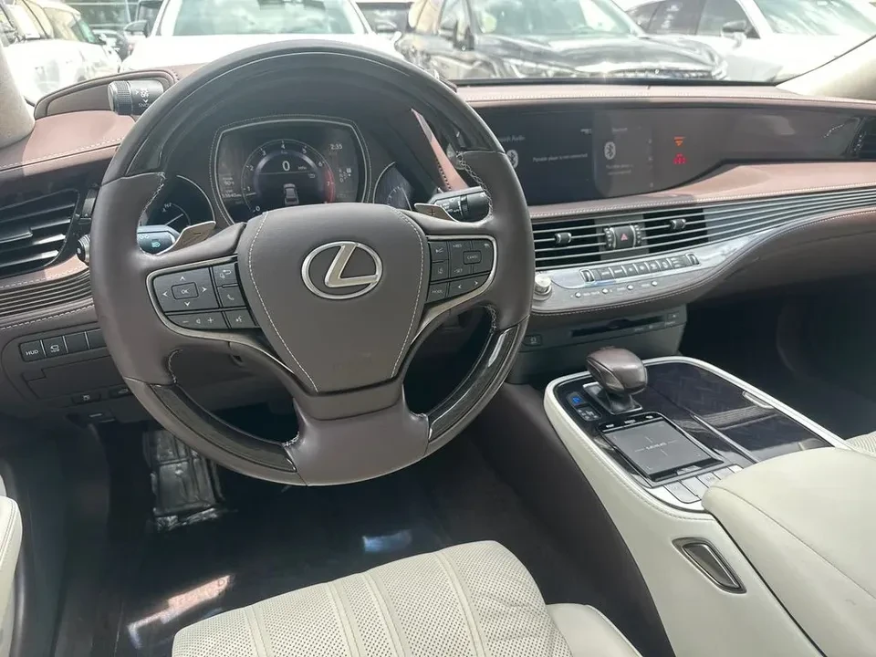 2018 Lexus LS 5th Gen - Image 8 of 12