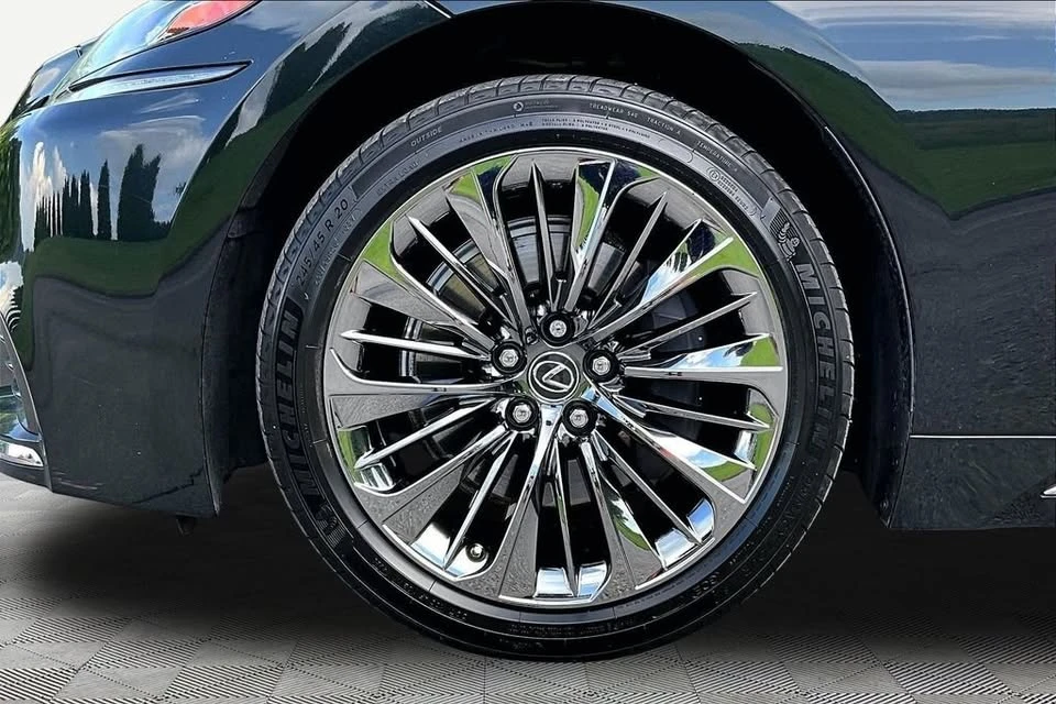 2018 Lexus LS 5th Gen - Image 9 of 20