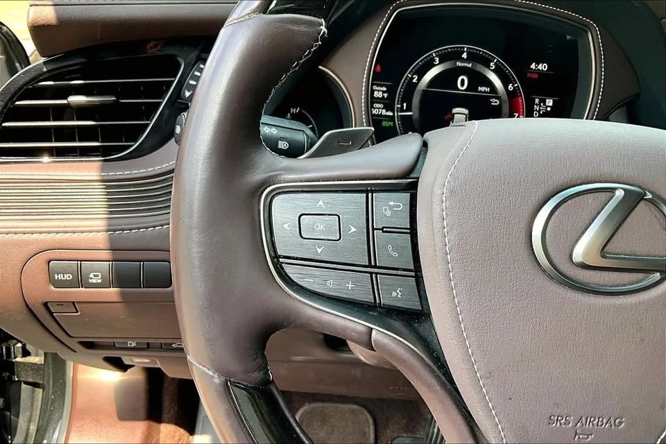 2018 Lexus LS 5th Gen - Image 18 of 20