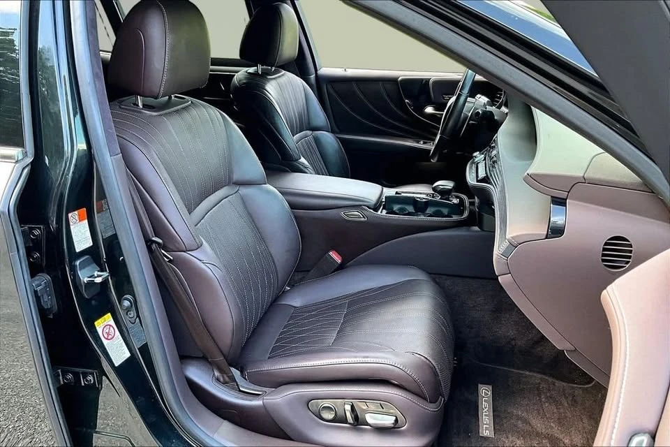 2018 Lexus LS 5th Gen - Image 7 of 20