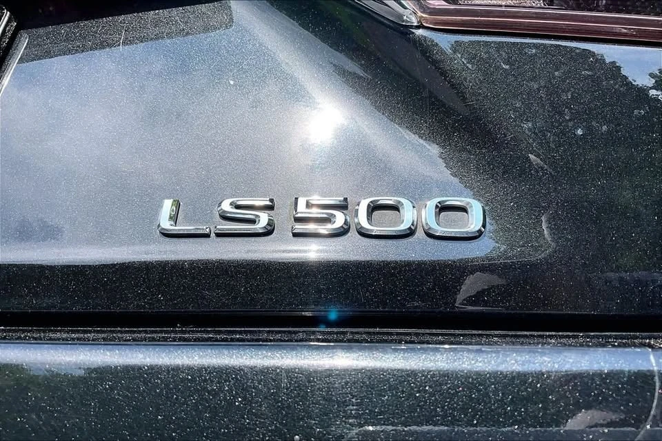 2018 Lexus LS 5th Gen - Image 8 of 20