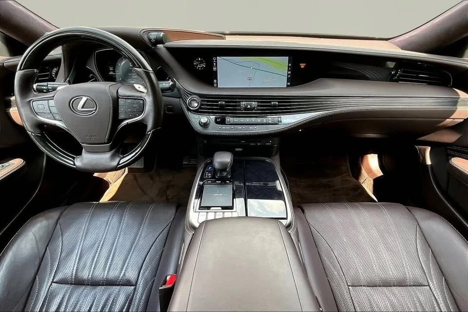 2018 Lexus LS 5th Gen - Image 16 of 20