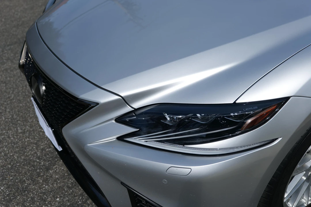 2018 Lexus LS 5th Gen - Image 16 of 29