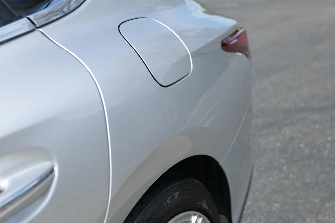 2018 Lexus LS 5th Gen - Image 22 of 29