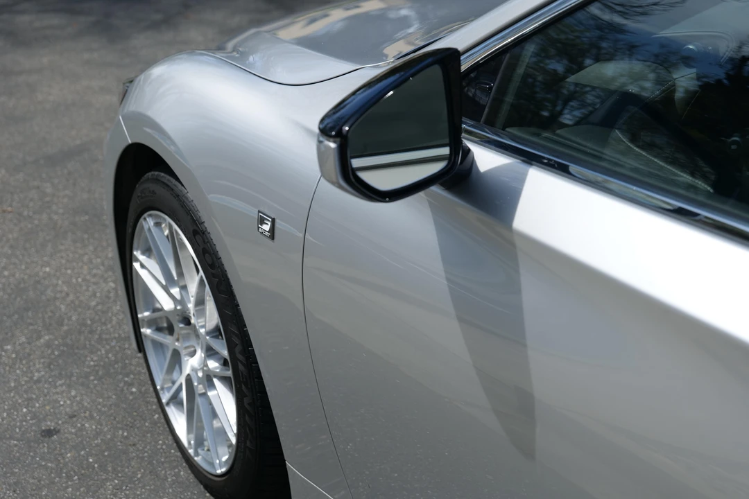 2018 Lexus LS 5th Gen - Image 18 of 29