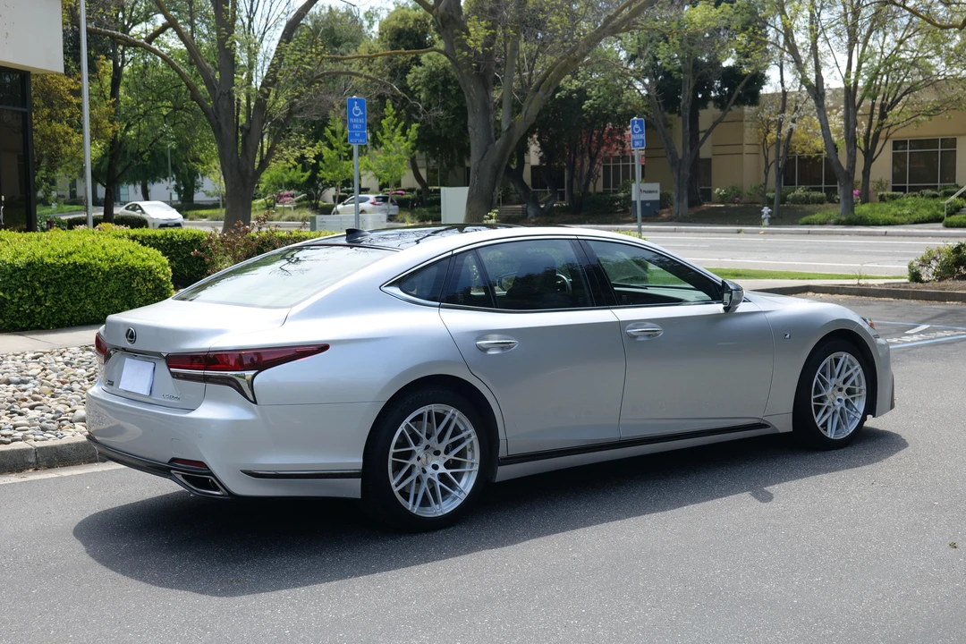 2018 Lexus LS 5th Gen - Image 10 of 29
