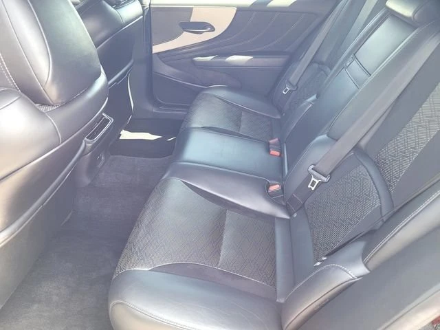 2018 Lexus LS 5th Gen - Image 13 of 20