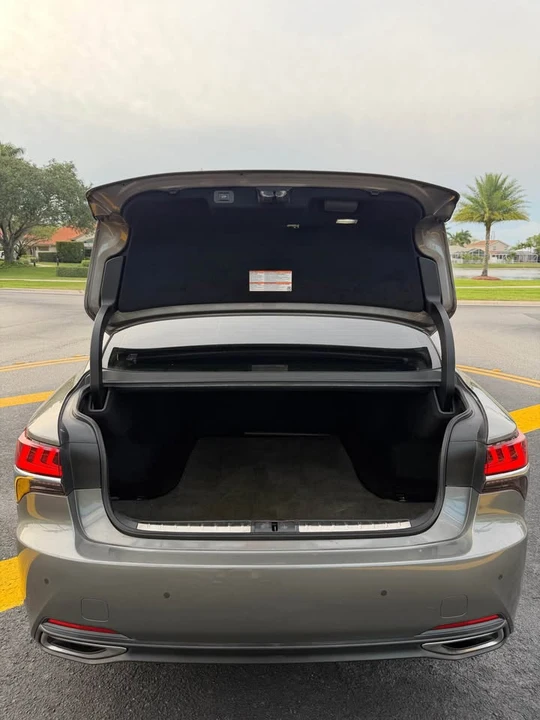 2018 Lexus LS 5th Gen - Image 12 of 20