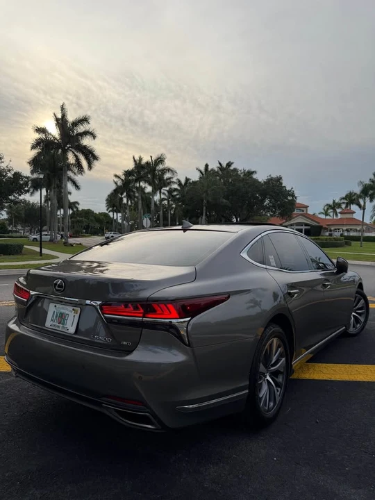 2018 Lexus LS 5th Gen - Image 16 of 20