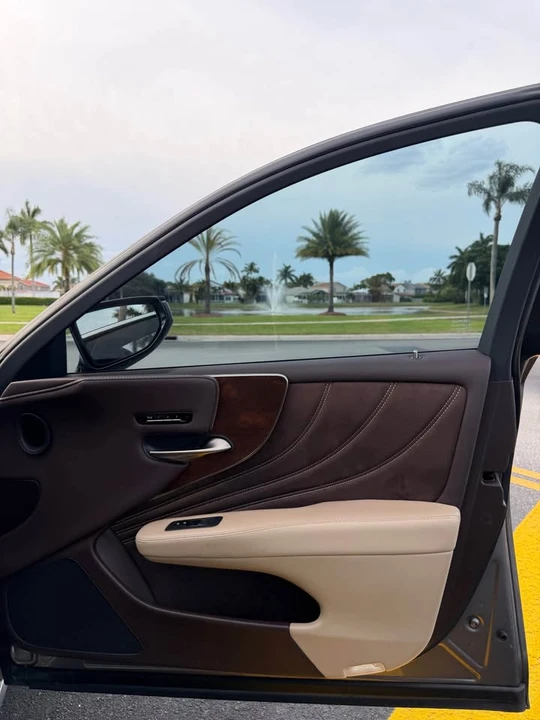 2018 Lexus LS 5th Gen - Image 11 of 20
