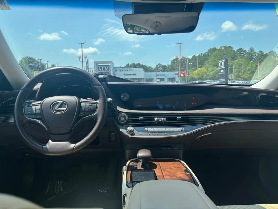 2018 Lexus LS 5th Gen - Image 5 of 5