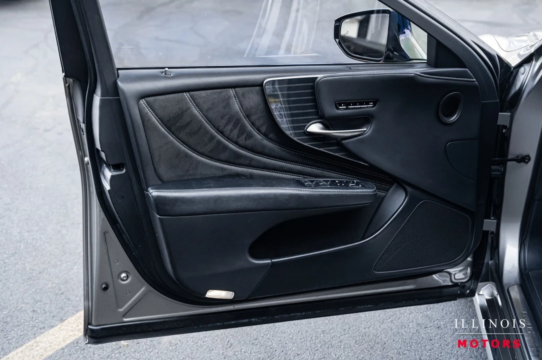 2018 Lexus LS 5th Gen - Image 14 of 21