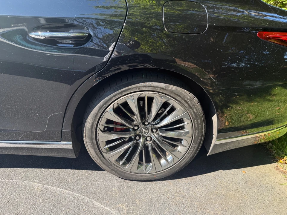 2018 Lexus LS 5th Gen - Image 5 of 31