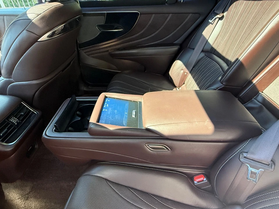 2018 Lexus LS 5th Gen - Image 20 of 31