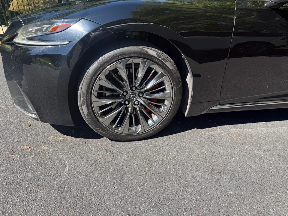 2018 Lexus LS 5th Gen - Image 4 of 31