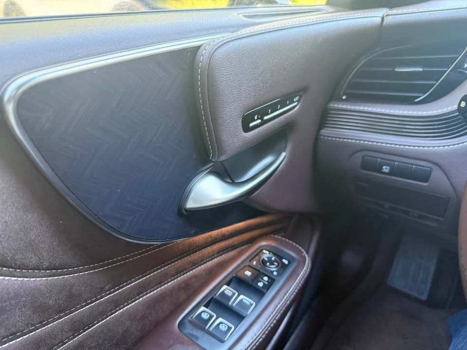 2018 Lexus LS 5th Gen - Image 31 of 31